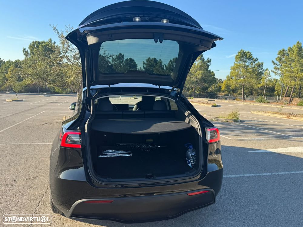 Tesla Model Y Performance Dual Motor AWD - 23