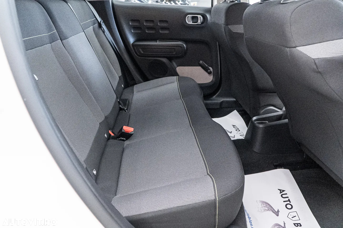 Citroën C3 1.2 PureTech S&S BVM5 Shine - 8