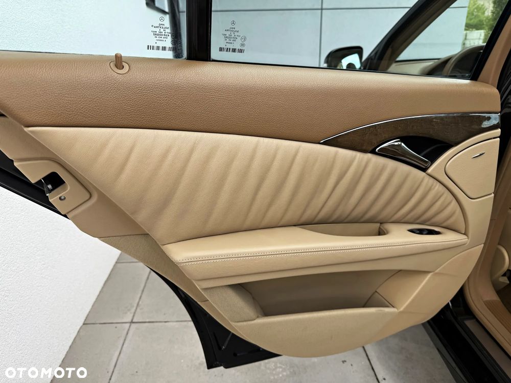 Mercedes-Benz Klasa E 220 CDI Automatik Avantgarde BusinessEDITION - 26