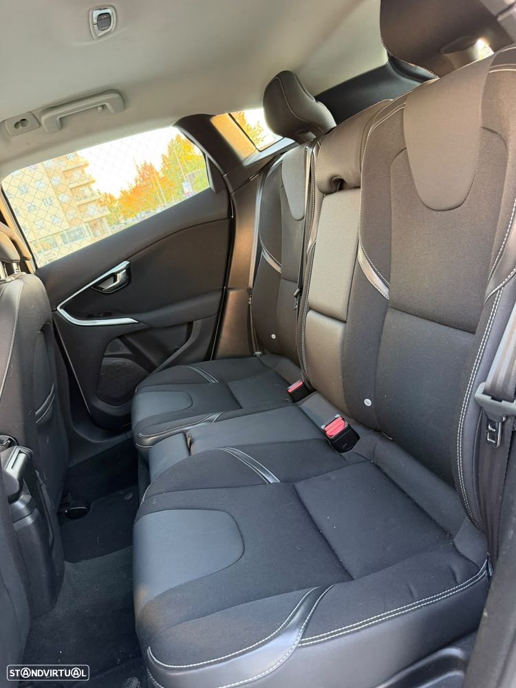 Volvo V40 - 13