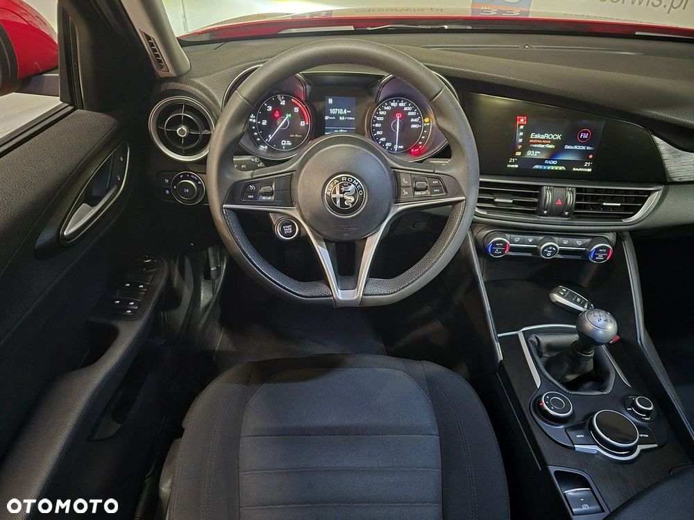Alfa Romeo Giulia - 19