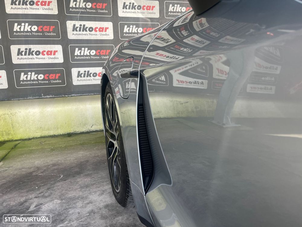 Porsche Taycan Standard - 13