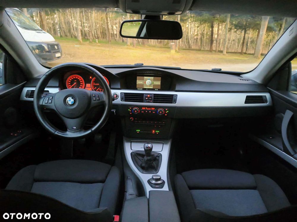 BMW Seria 3 320d - 10