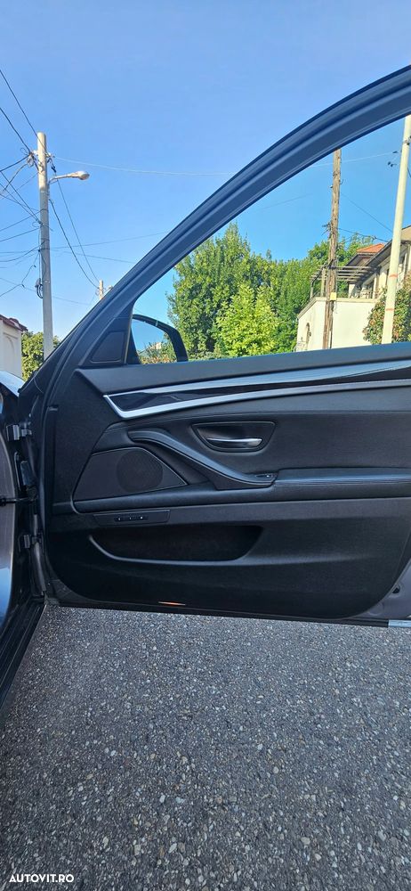 BMW Seria 5 525d xDrive AT - 22