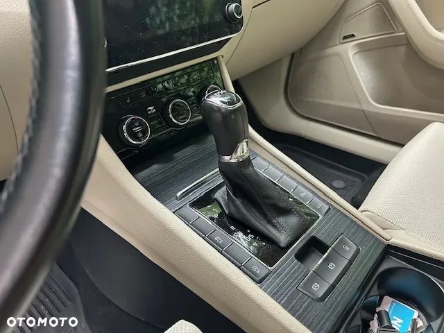 Skoda Superb 2.0 TDI SCR Style DSG - 15