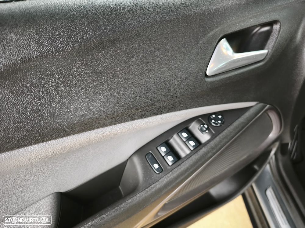 Opel Crossland X 1.2 T Innovation - 29