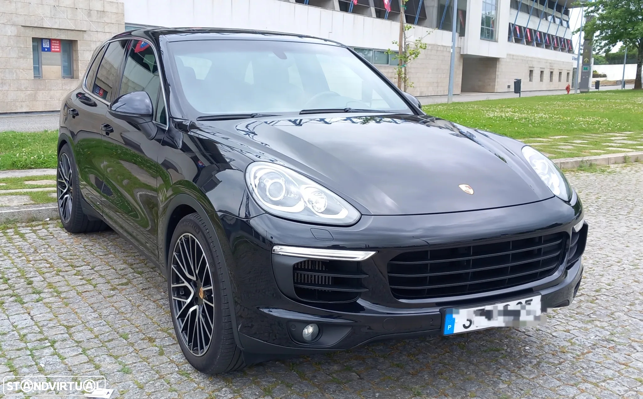 Porsche Cayenne Platinum Edition - 3