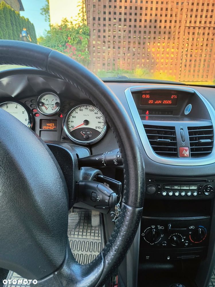 Peugeot 207 1.6 - 6