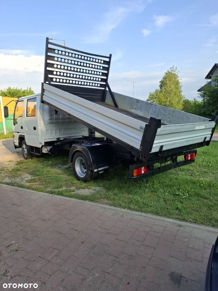 Isuzu Npr - 3
