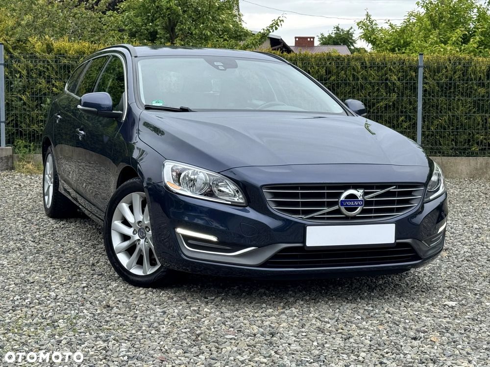 Volvo V60 D2 Summum - 2