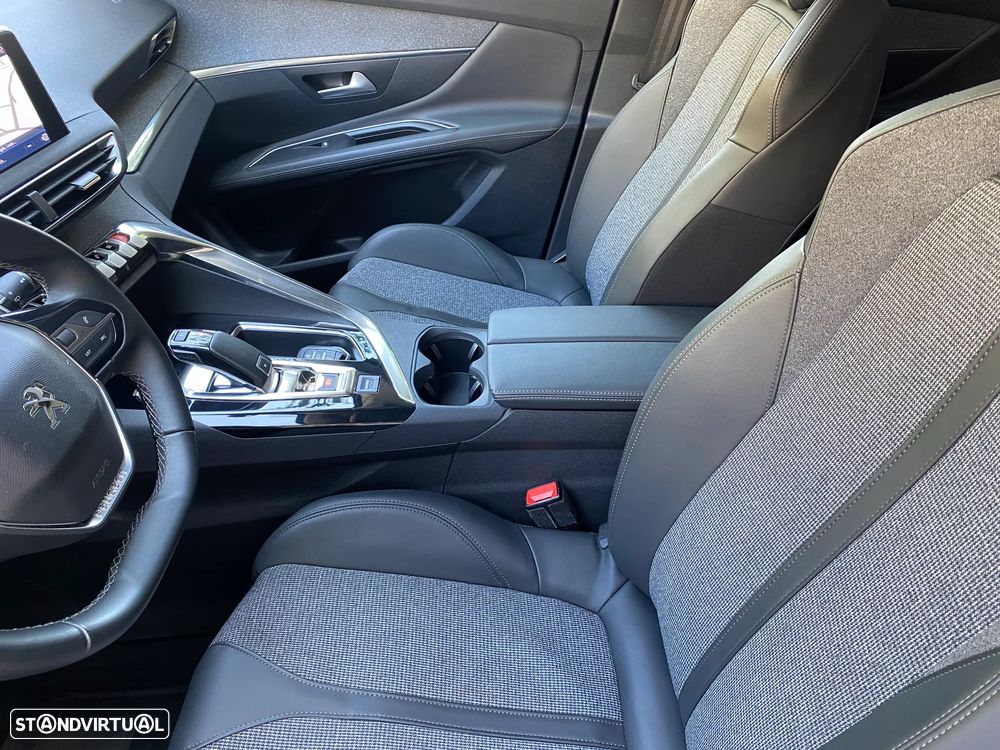 Peugeot 3008 1.5 BlueHDi Allure EAT8 - 17