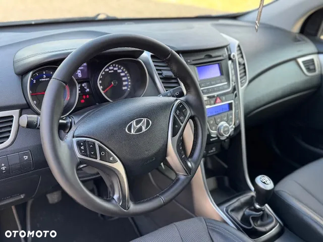 Hyundai i30 - 23
