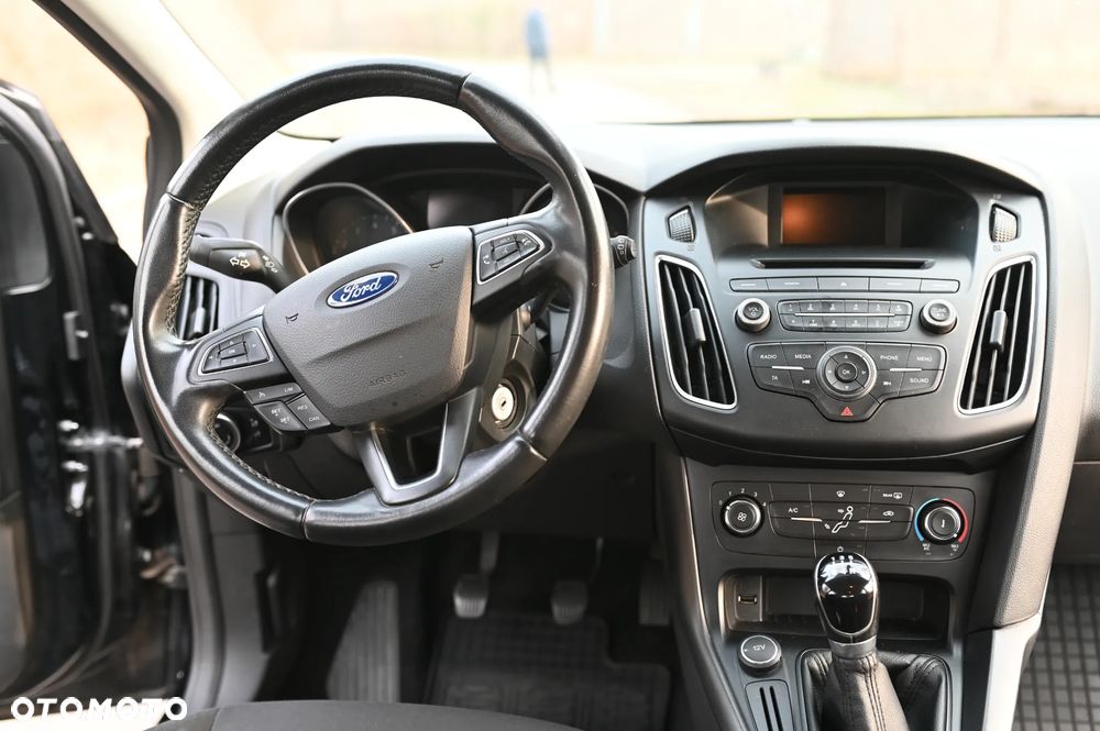 Ford Focus 1.6 Trend - 19