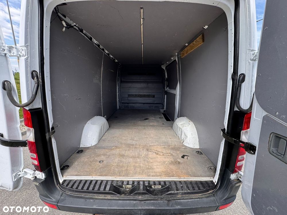 Mercedes-Benz Sprinter - 13