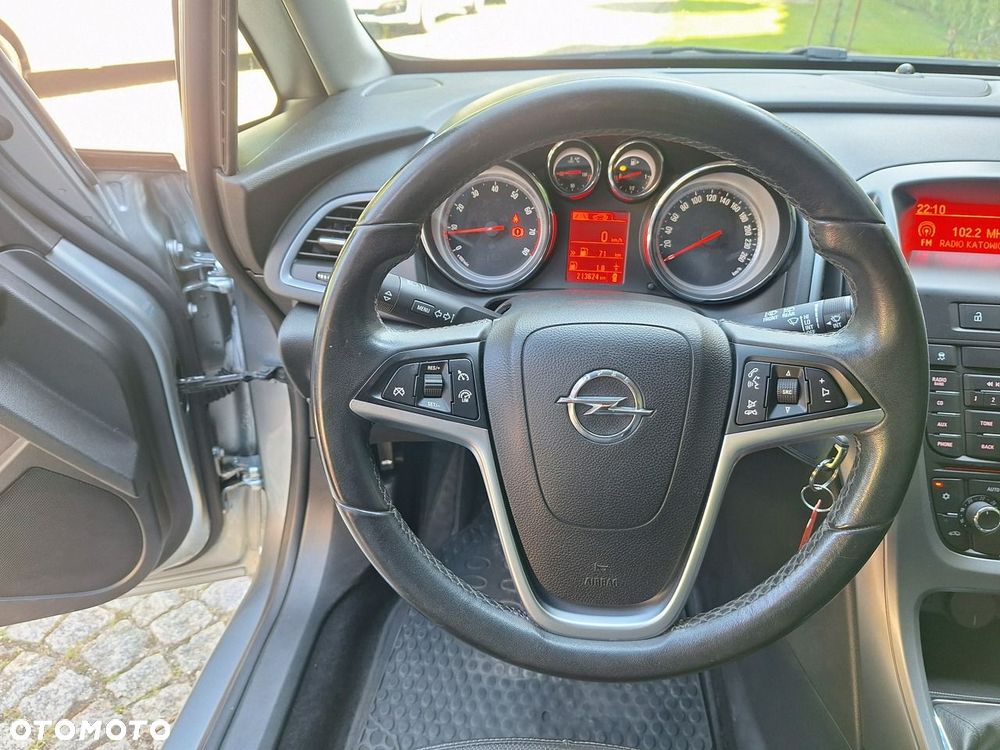 Opel Astra 1.4 T Edition 150 - 11