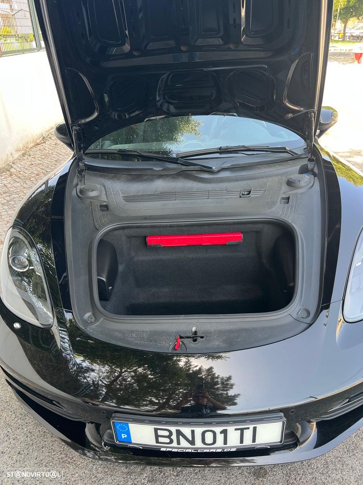 Porsche 718 Cayman - 24