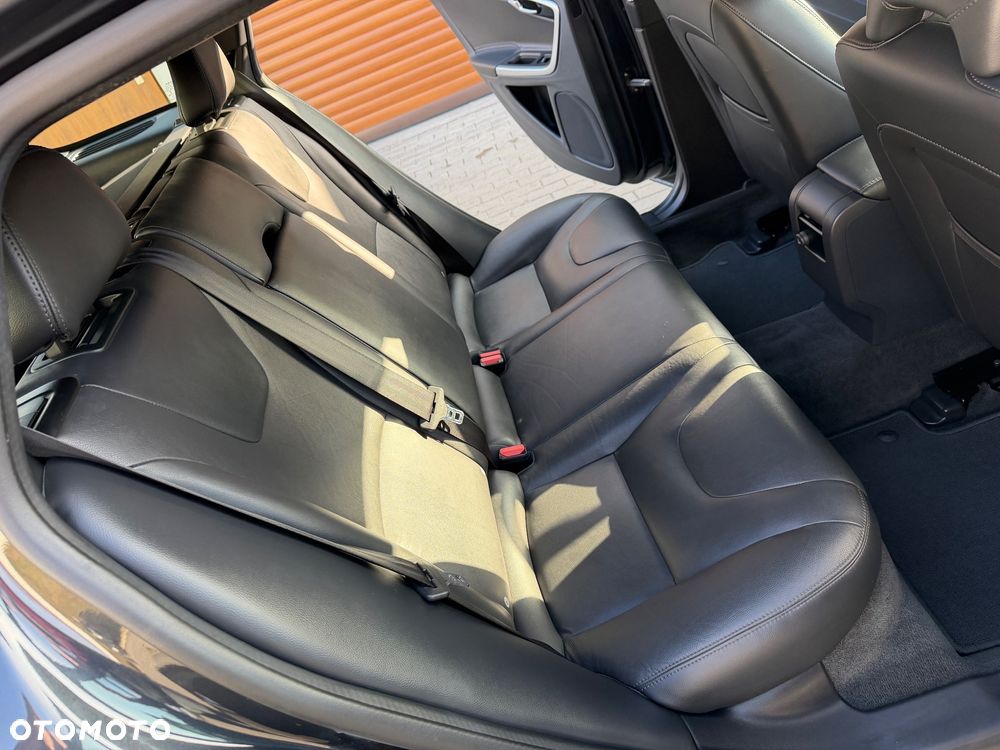 Volvo V60 D2 Drive-E Kinetic - 32