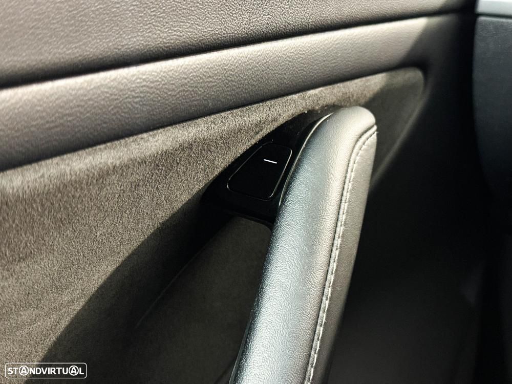 Tesla Model 3 Long-Range Dual Motor AWD - 44
