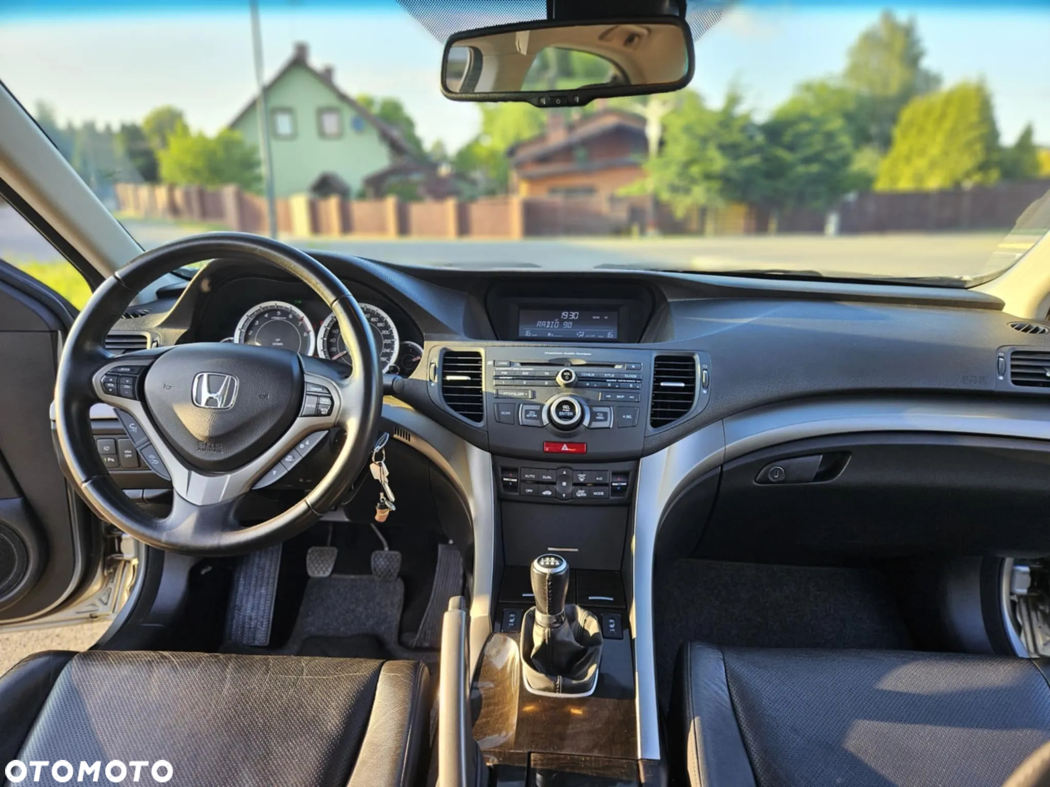 Honda Accord 2.0 Executive - 16