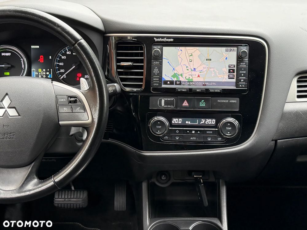 Mitsubishi Outlander 2.0 4WD Plus - 20