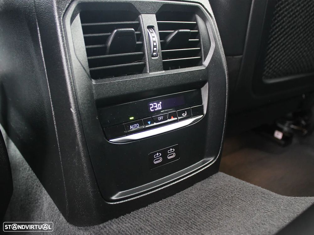 BMW 330 e Touring Pack M Auto - 16