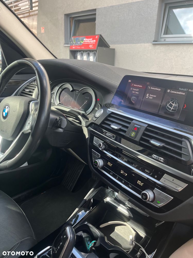 BMW X3 xDrive20d Luxury Line - 11