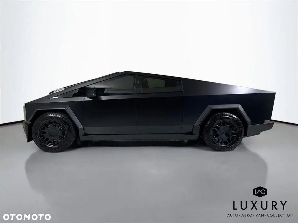 Tesla Cybertruck - 15