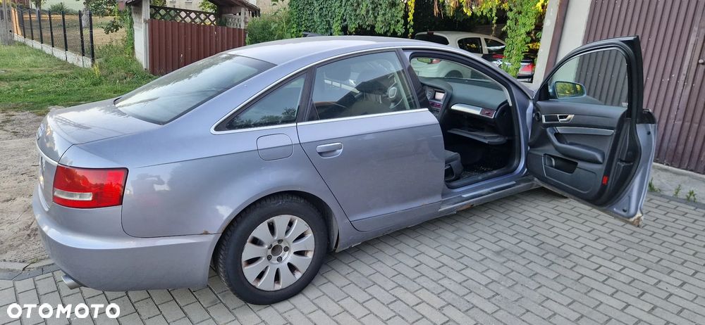 Audi A6 Limousine 2.4 - 8