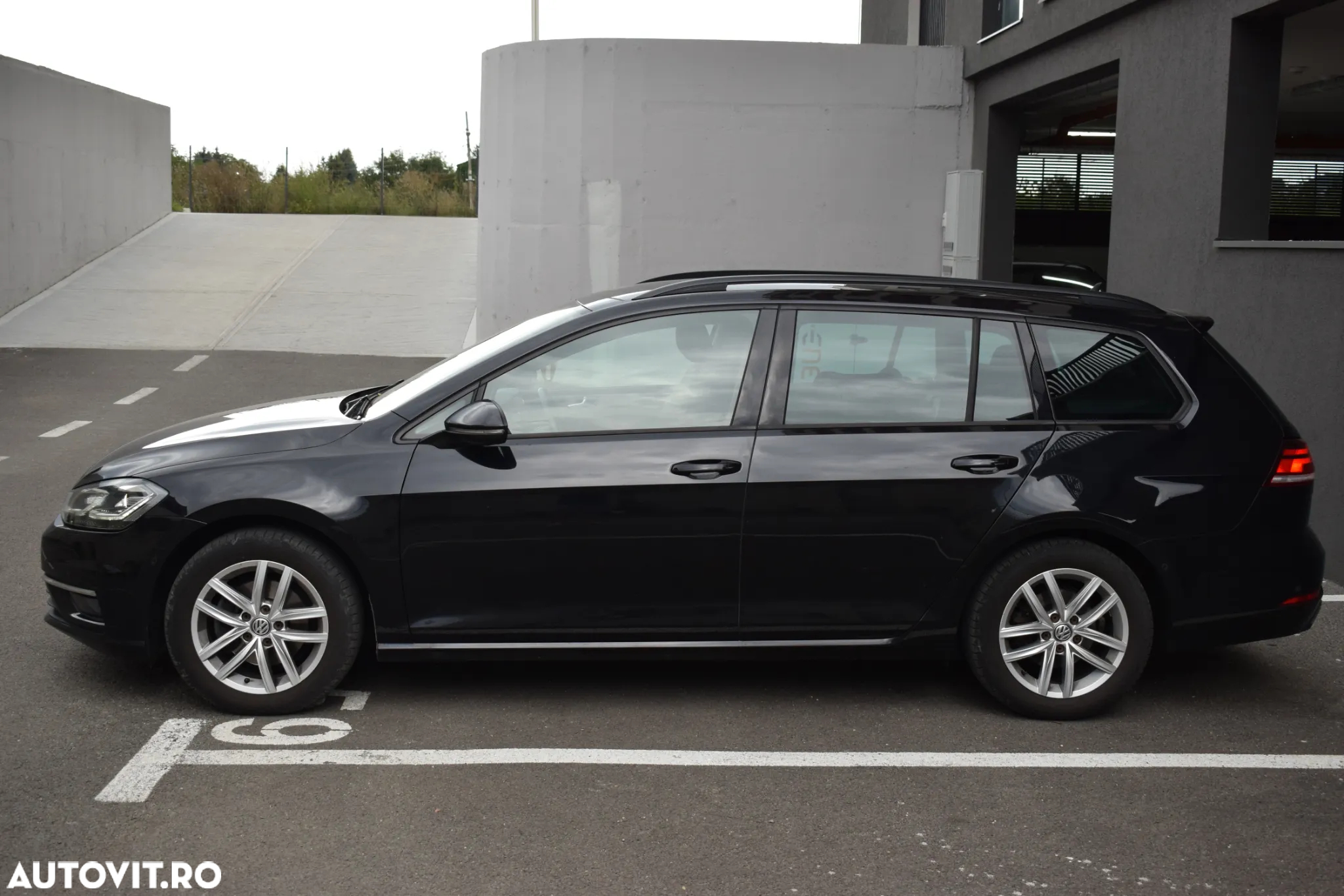 Volkswagen Golf 2.0 TDI Highline - 7