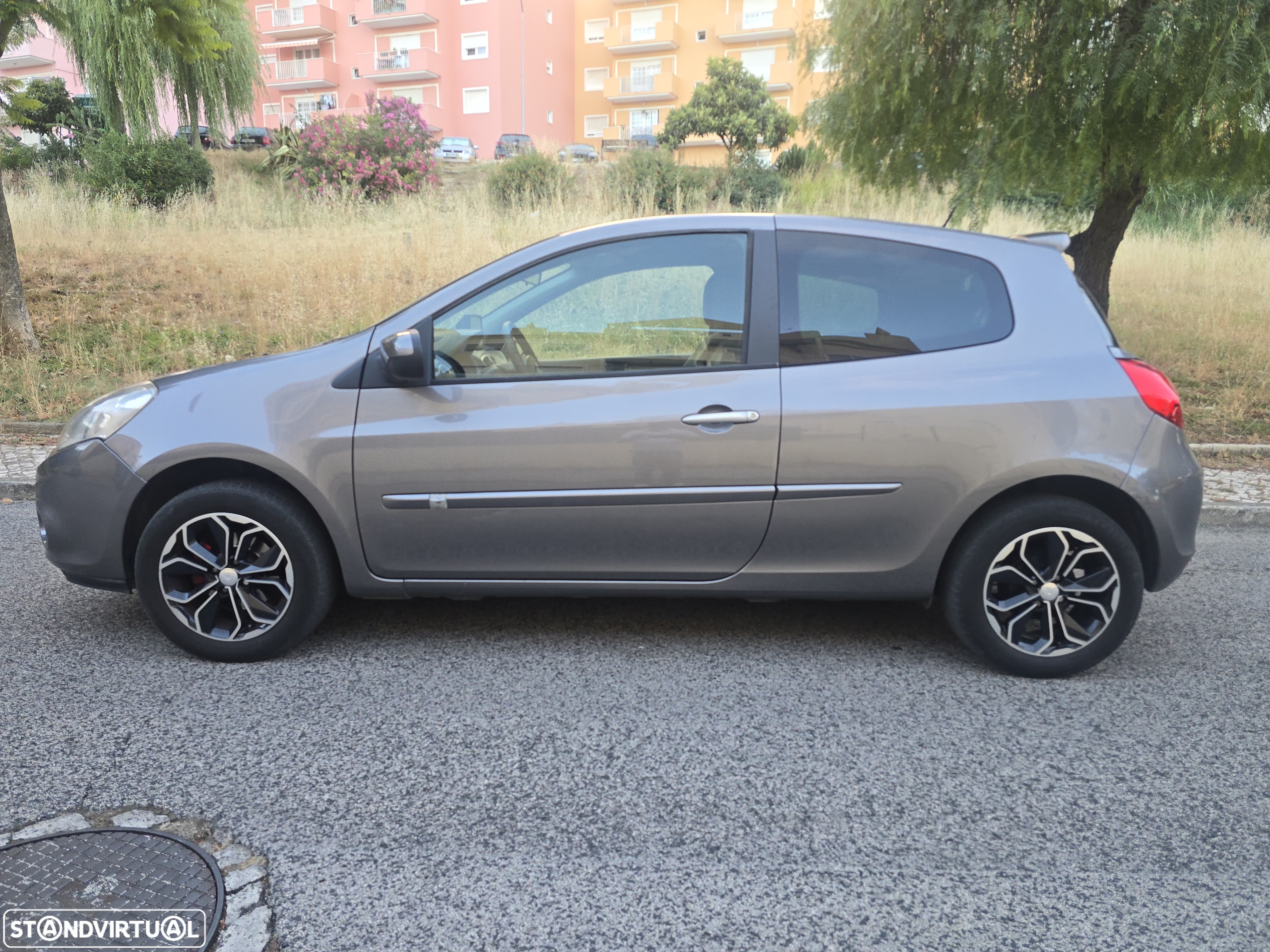 Renault Clio 1.2 16V GT - 10