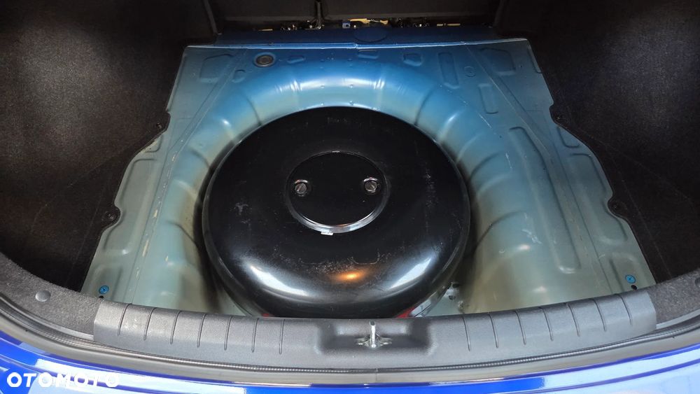 Hyundai Elantra 1.6 Comfort Premiere - 39