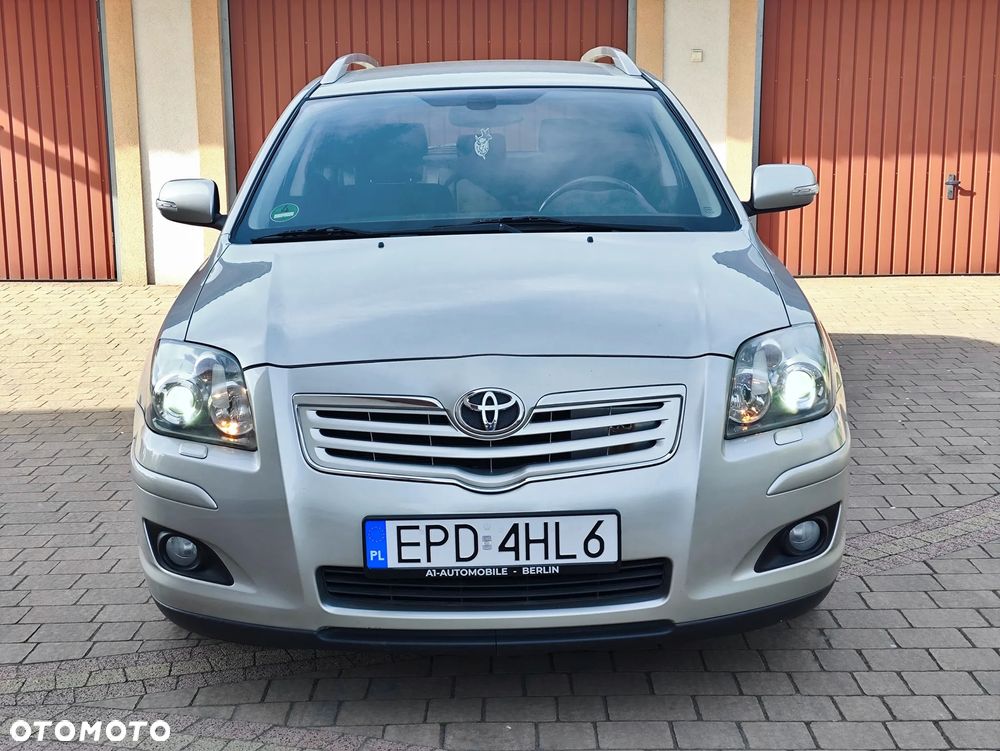 Toyota Avensis 1.8 VVT-i Sol Premium - 11