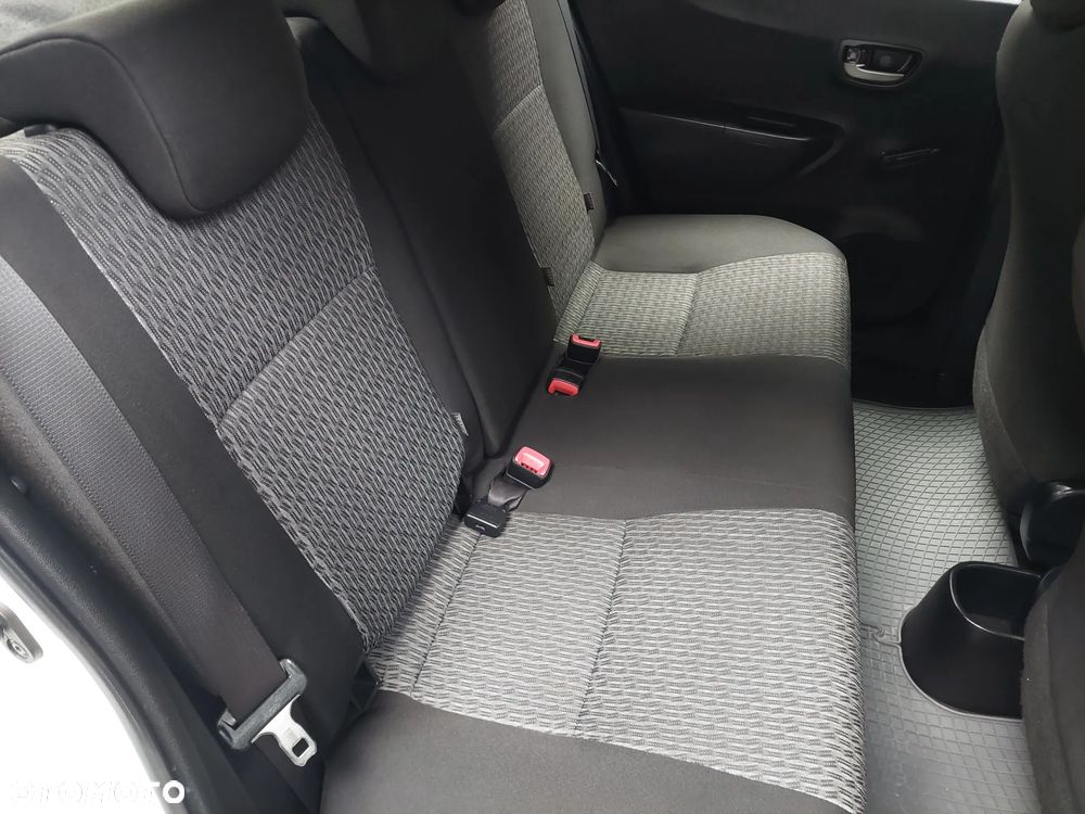 Toyota Yaris - 18