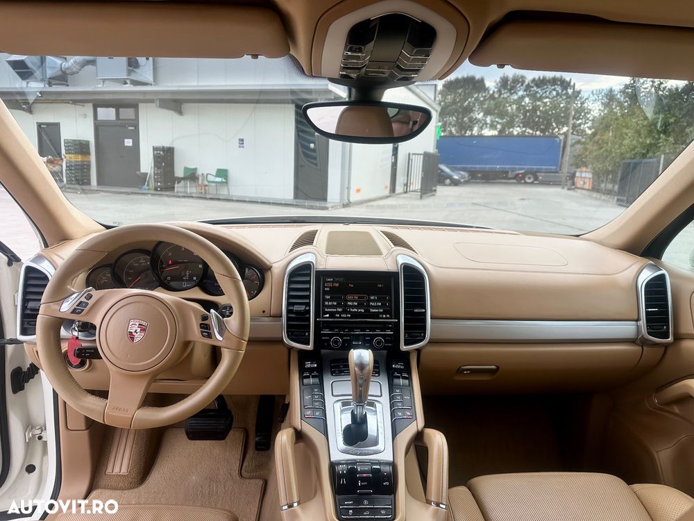 Porsche Cayenne - 8