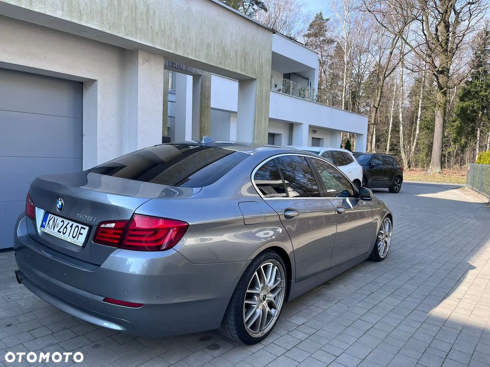 BMW Seria 5 528i xDrive Sport-Aut - 7