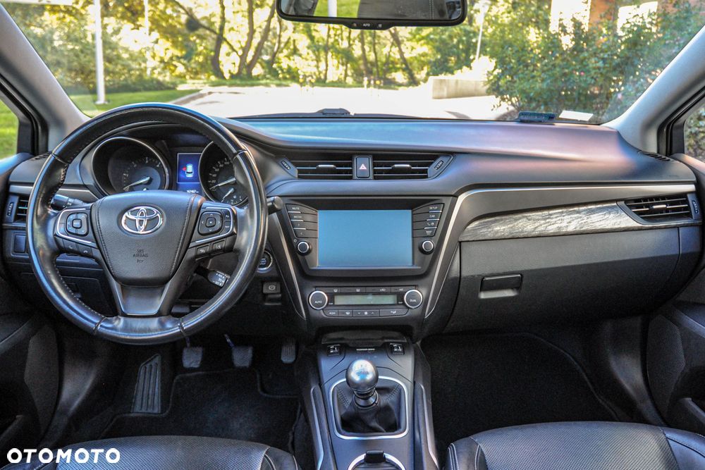 Toyota Avensis - 10