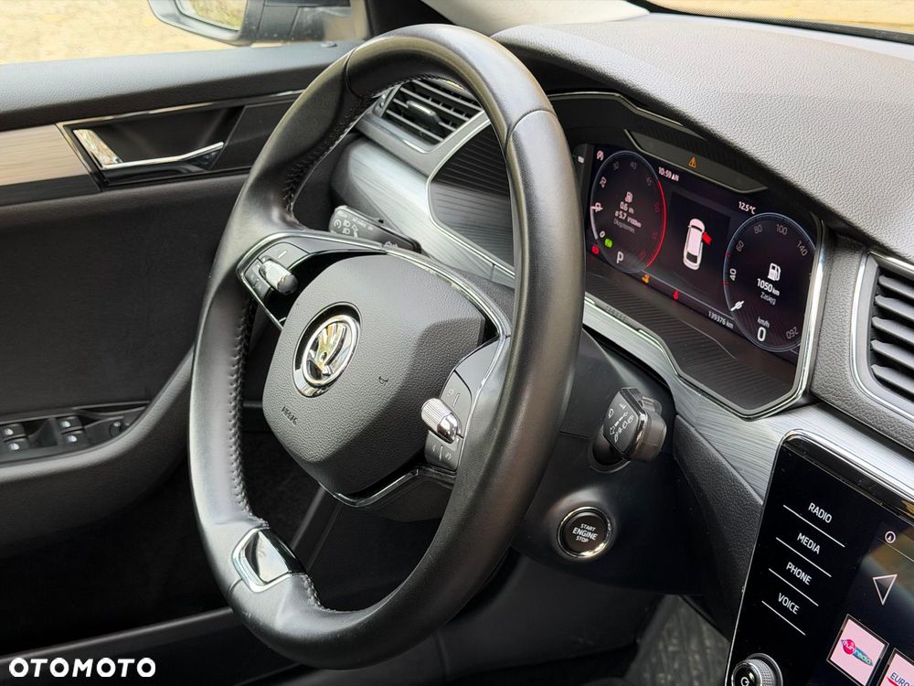 Skoda Superb 2.0 TDI SCR Ambition DSG - 26