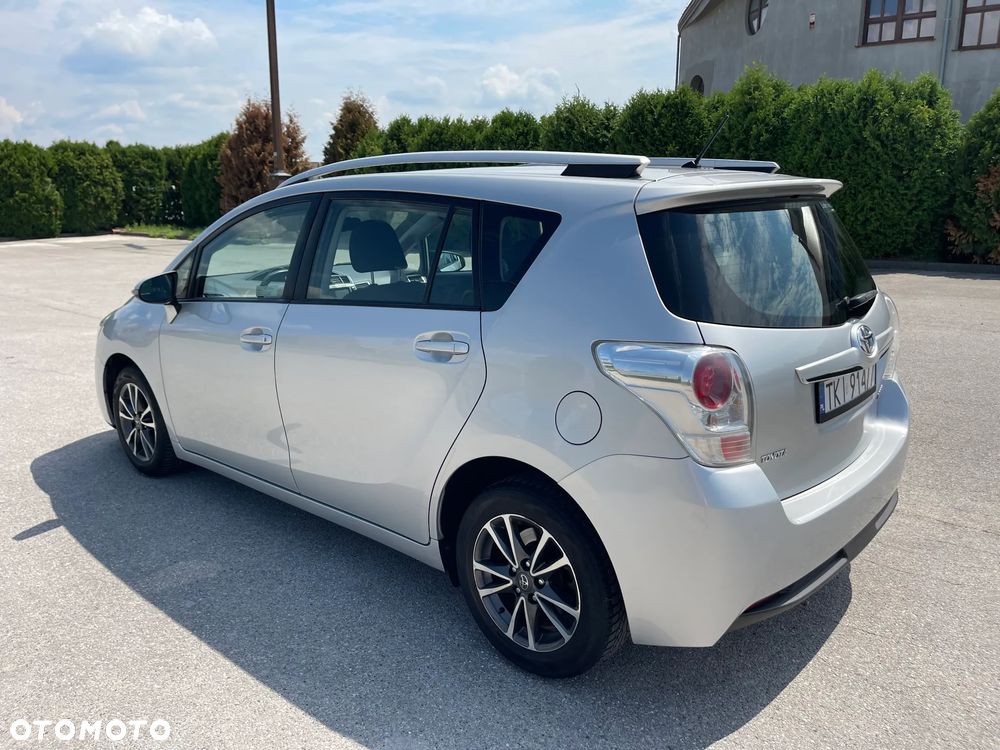 Toyota Verso 2.0 D-4D Premium - 6
