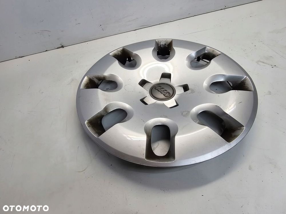 KOŁPAK ORYGINALNY AUDI A1 8X 8X0601147 R15 - 2