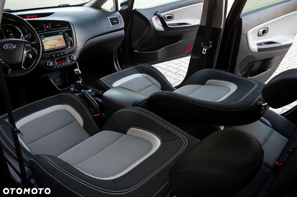 Kia Ceed 1.6 CRDi 128 Spirit - 26