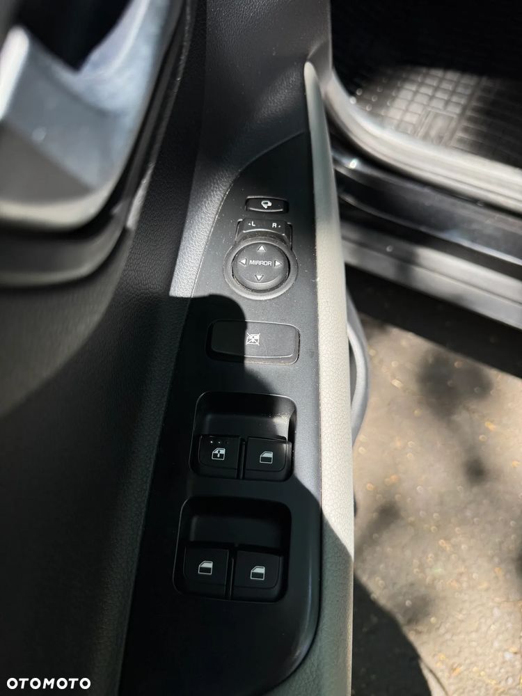 Kia Stonic 1.0 T-GDI L - 11