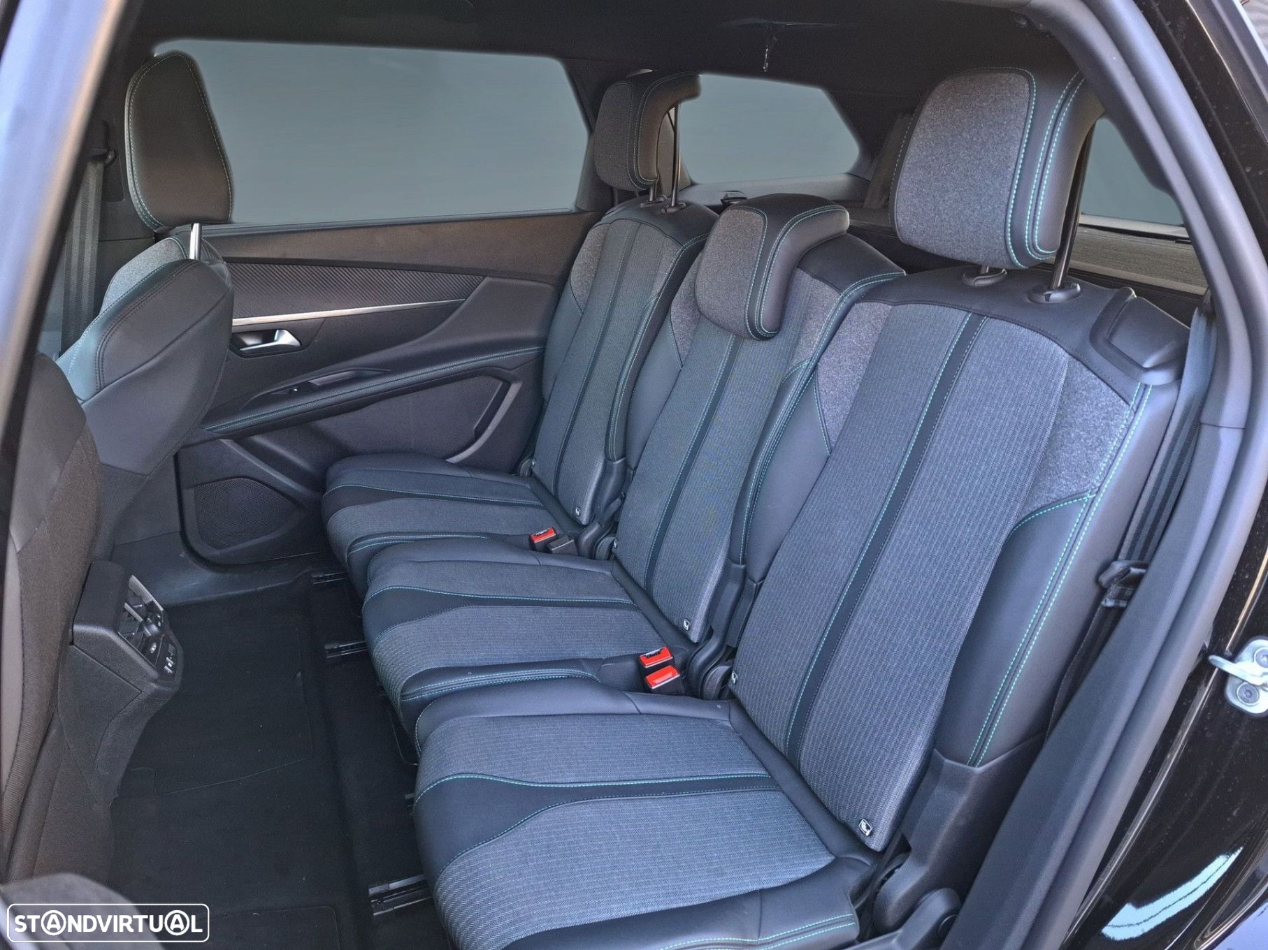 Peugeot 5008 1.2 PureTech Allure EAT8 - 12