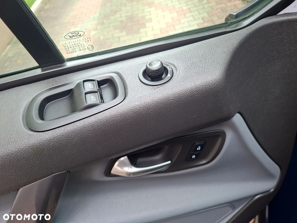 Ford TRANSIT CUSTOM SPORT - 26