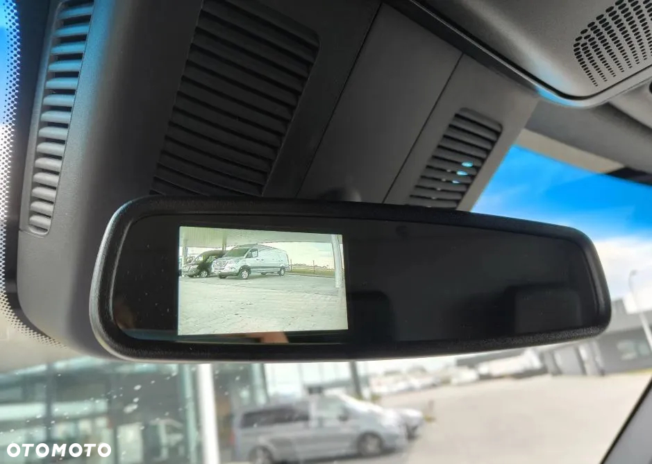 Mercedes-Benz Sprinter - 10