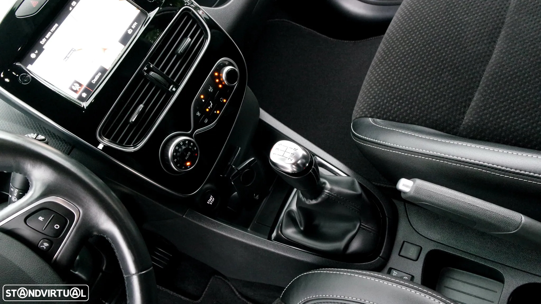 Renault Clio 0.9 TCE Dynamique S - 33
