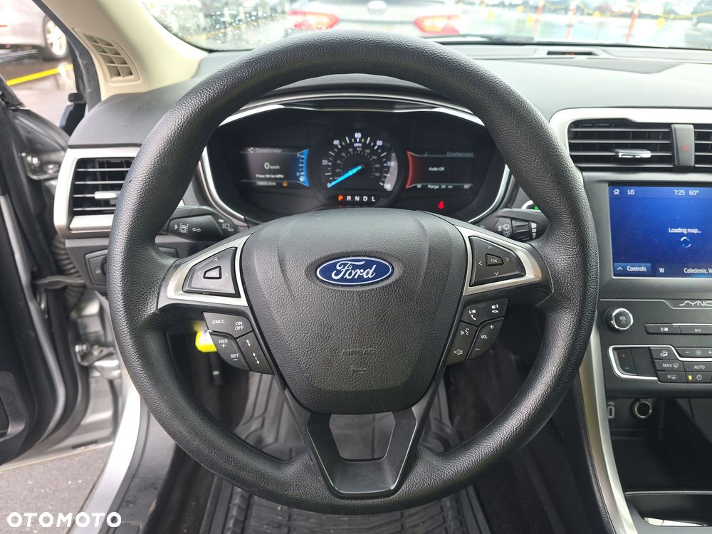 Ford Fusion - 9