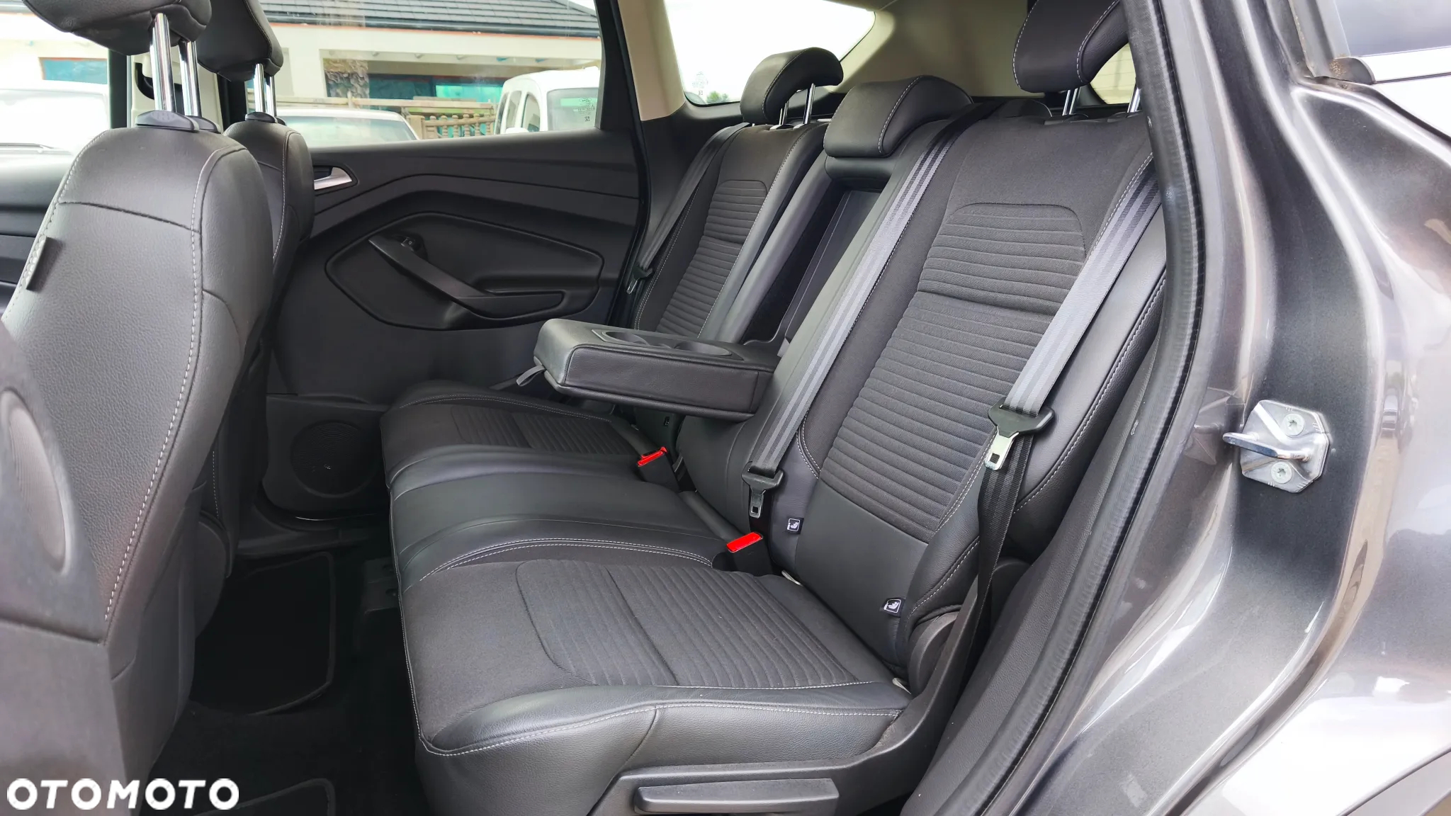 Ford Kuga 1.5 EcoBoost 2x4 Titanium - 28
