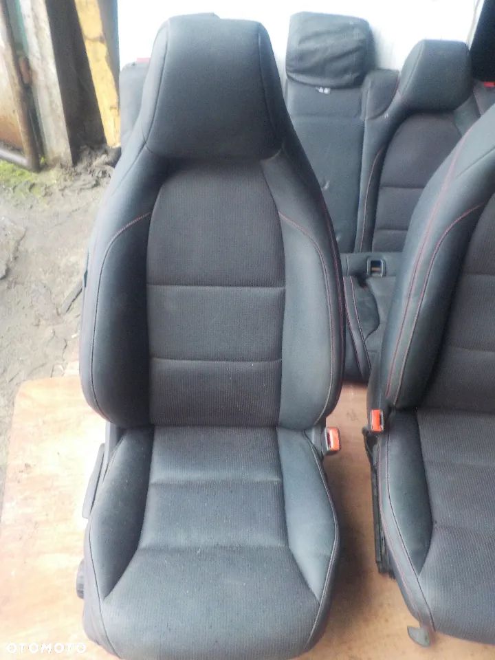 MRCEDES W176 FOTELE KANAPA BOCZKI UK - 2