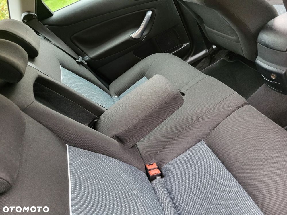 Ford Mondeo - 28