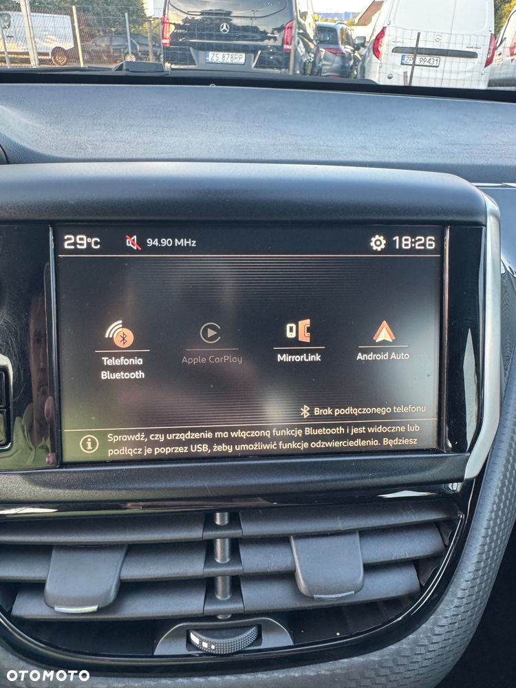 Peugeot 2008 1.2 Pure Tech GPF Allure S&S EAT6 - 34